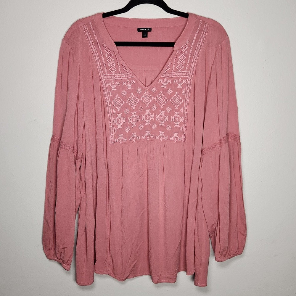 Torrid Womens 1X Pink Embroidered Flowy Bell Sleeve Boho Peasant‎ Top Bohemian